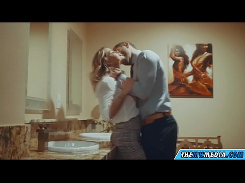 ❤️ ໃນເວລາທີ່ຜິວເນື້ອສີຂາວ busty seduces ທ່ານຢູ່ໃນຫ້ອງນ້ໍາສາທາລະນະ ️ ວິດີໂອການຮ່ວມເພດ ທີ່ lo.watchhentai.ru ☑